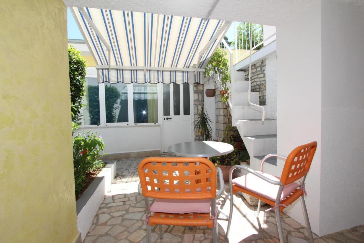 רוביני Apartments Knezovic מראה חיצוני תמונה