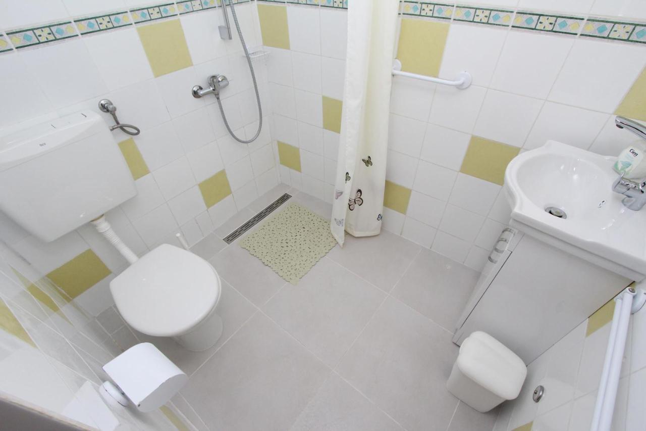 רוביני Apartments Knezovic מראה חיצוני תמונה