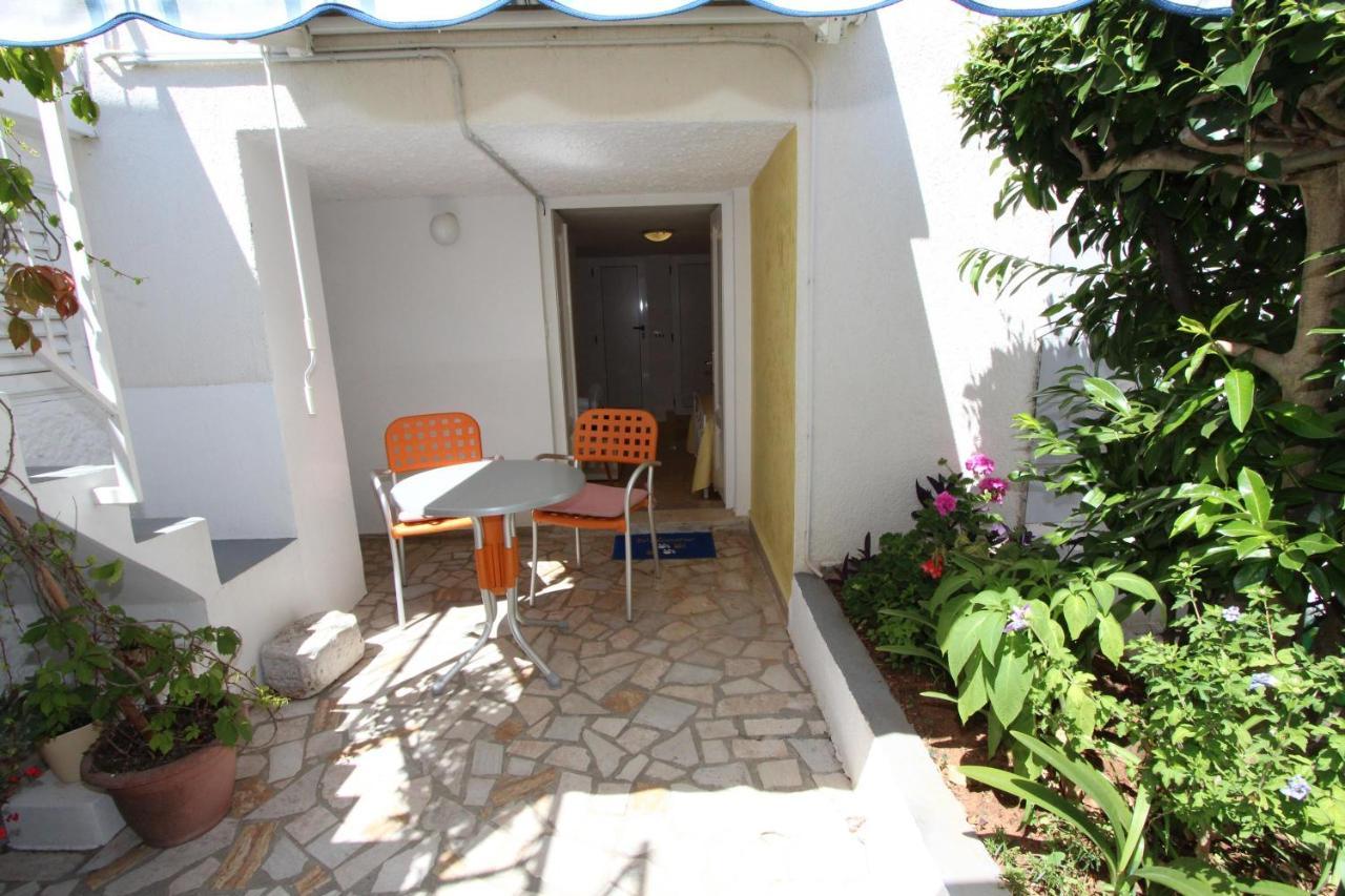 רוביני Apartments Knezovic מראה חיצוני תמונה