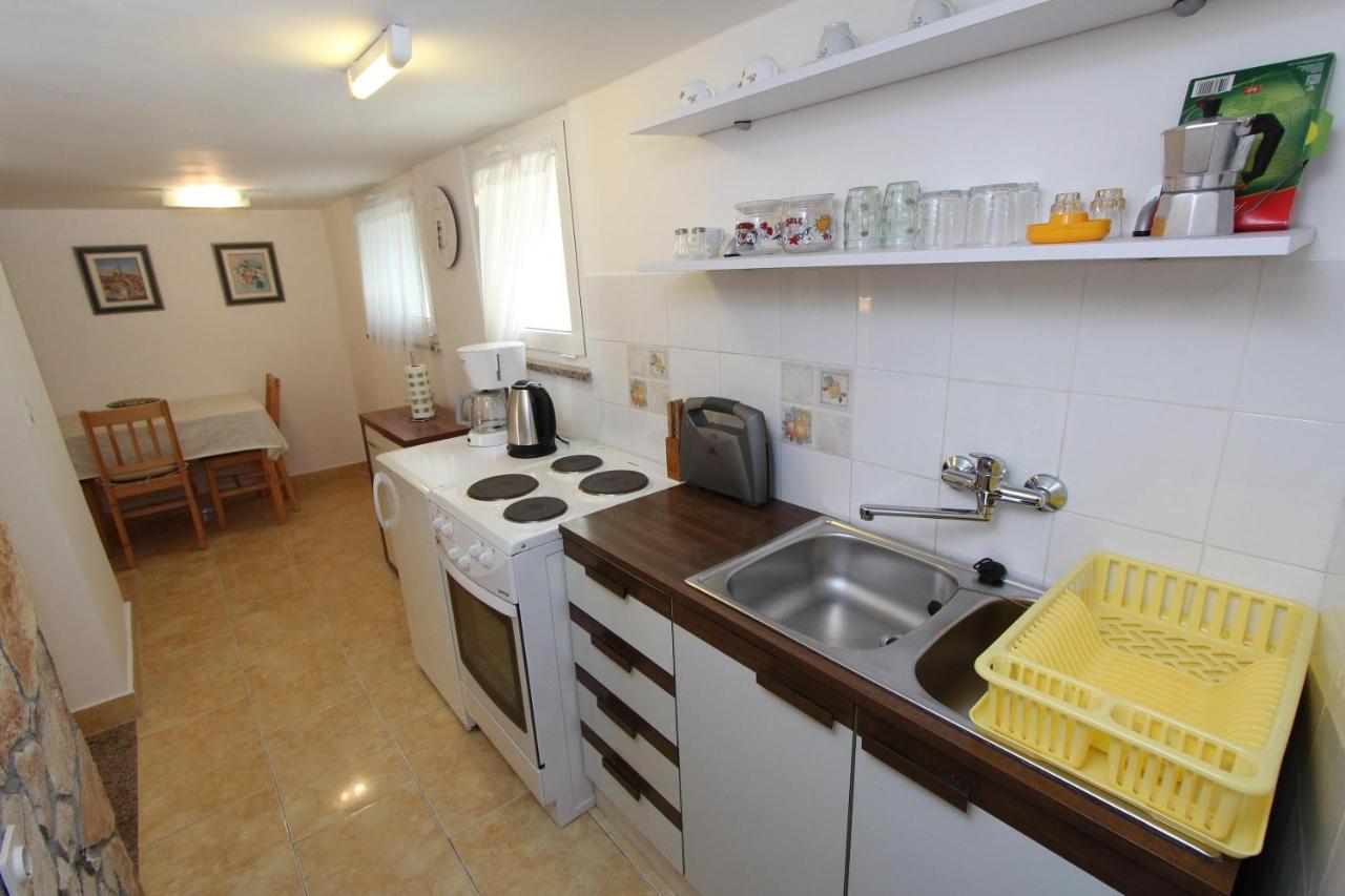 רוביני Apartments Knezovic מראה חיצוני תמונה